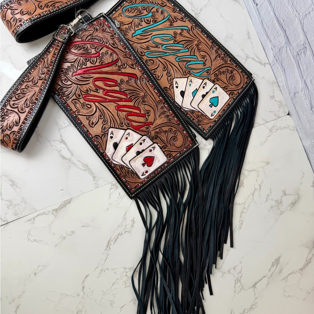 NWT : The VEGAS Clutch Wristlet - Picture 2 of 6